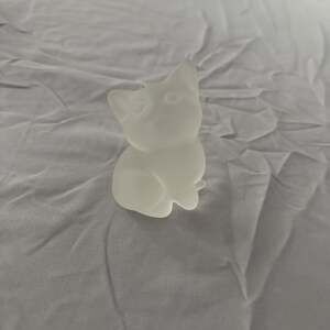 Vintage 1976 Hallmark Frosted Lead Crystal Cat Figurine